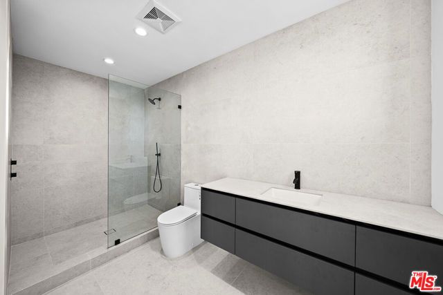 307 N Wilton Place 101, Los Angeles, CA 90004