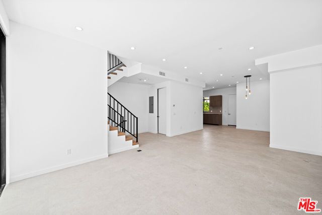 307 N Wilton Place 101, Los Angeles, CA 90004