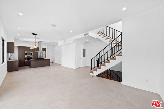 307 N Wilton Place 101, Los Angeles, CA 90004