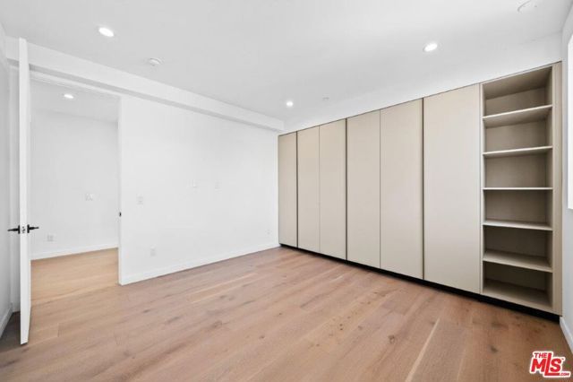 307 N Wilton Place 101, Los Angeles, CA 90004