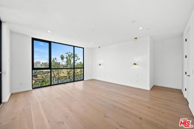 307 N Wilton Place 101, Los Angeles, CA 90004