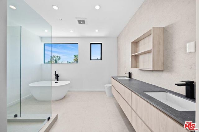 307 N Wilton Place 101, Los Angeles, CA 90004
