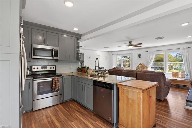 1309 Dandy Loop RD, Yorktown, VA 23692