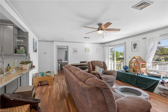 1309 Dandy Loop RD, Yorktown, VA 23692
