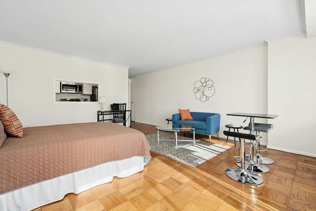 6 Whittier Pl 8F, Boston, MA 02114
