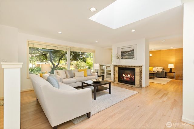 8320 188th Street SW, Edmonds, WA 98026