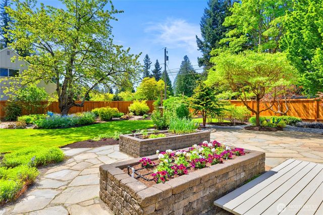 8320 188th Street SW, Edmonds, WA 98026