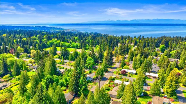 8320 188th Street SW, Edmonds, WA 98026