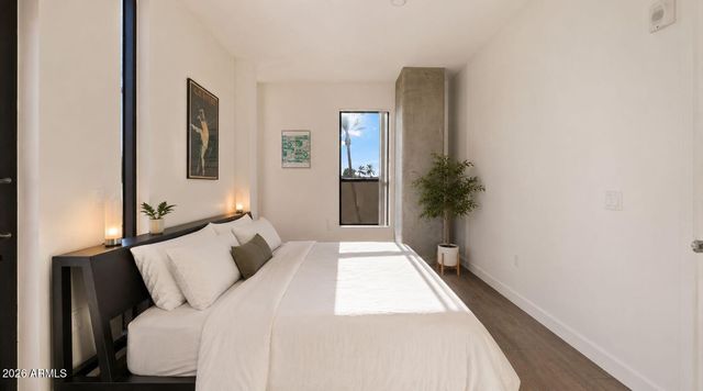 2300 E CAMPBELL Avenue 202, Phoenix, AZ 85016