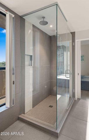 2300 E CAMPBELL Avenue 202, Phoenix, AZ 85016