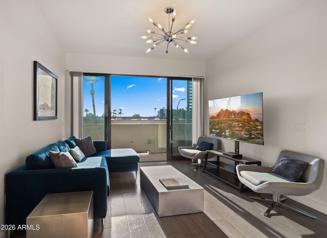 2300 E CAMPBELL Avenue 202, Phoenix, AZ 85016