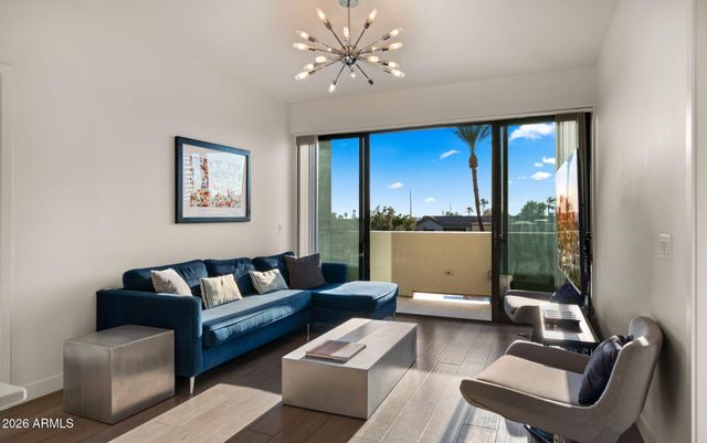 2300 E CAMPBELL Avenue 202, Phoenix, AZ 85016