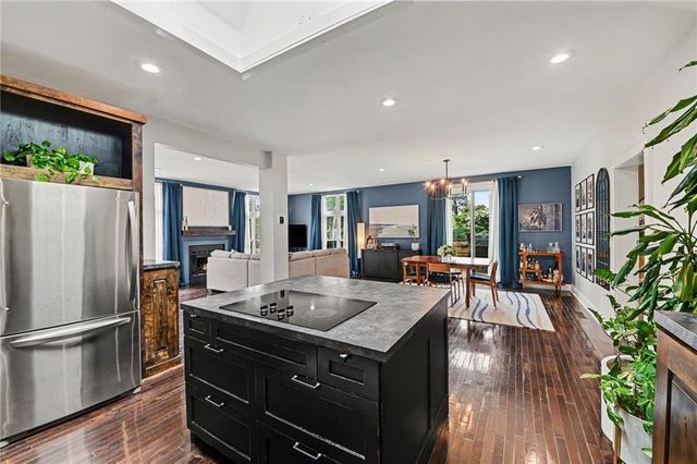 2941 Grand Avenue, Kansas City, MO 64108