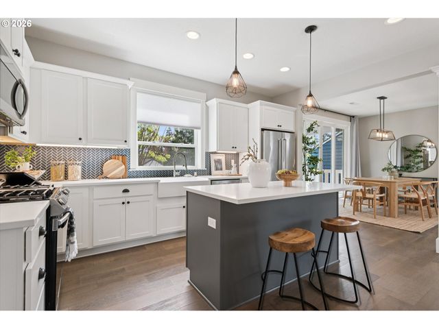 1430 Ne 72ND Ave, Portland, OR 97213