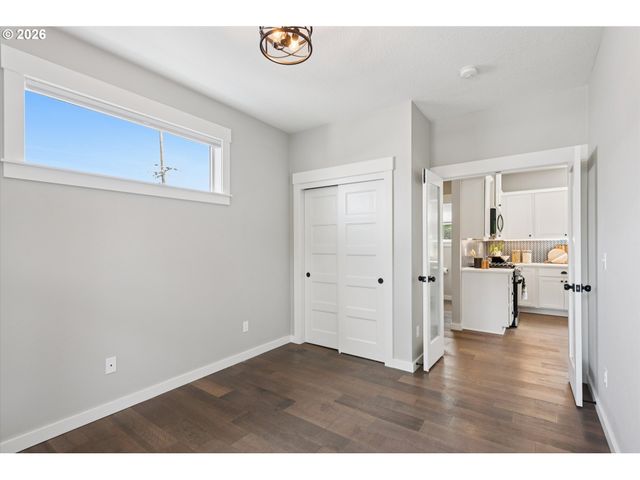 1430 Ne 72ND Ave, Portland, OR 97213