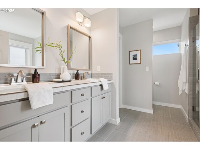 1430 Ne 72ND Ave, Portland, OR 97213