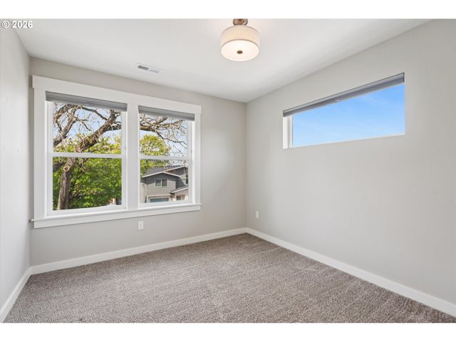 1430 Ne 72ND Ave, Portland, OR 97213