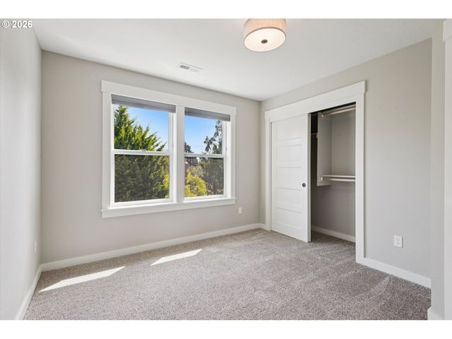 1430 Ne 72ND Ave, Portland, OR 97213