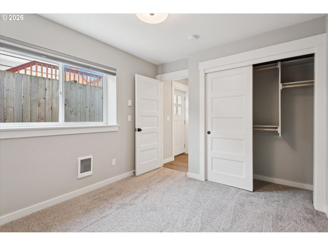 1430 Ne 72ND Ave, Portland, OR 97213