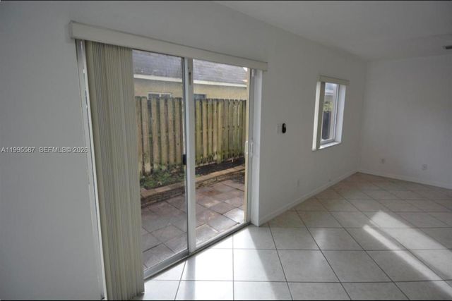 324 NE 3rd St D, Hallandale Beach, FL 33009