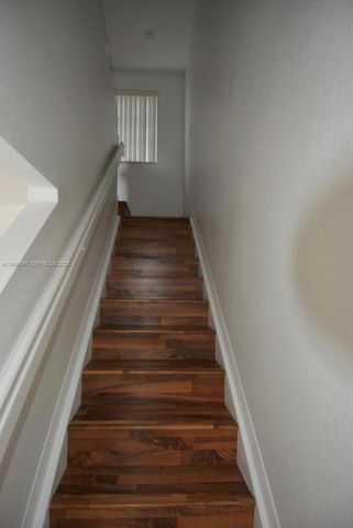 324 NE 3rd St D, Hallandale Beach, FL 33009