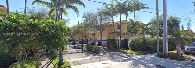 324 NE 3rd St D, Hallandale Beach, FL 33009