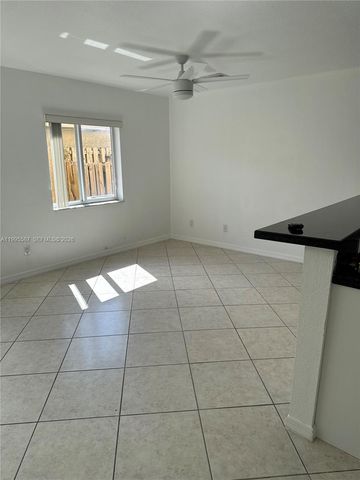324 NE 3rd St D, Hallandale Beach, FL 33009