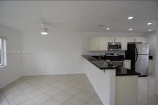 324 NE 3rd St D, Hallandale Beach, FL 33009
