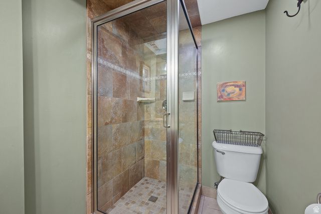 2247 E WILLOW HILLS DR, Sandy, UT 84093