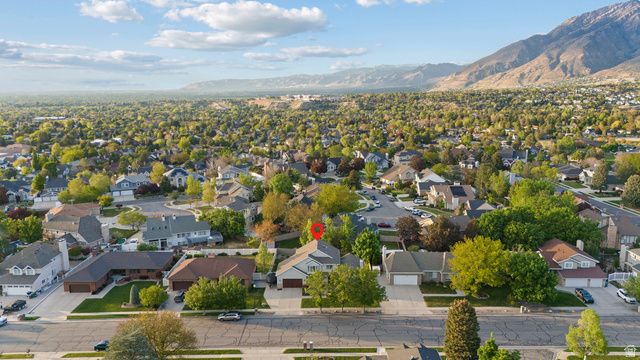 2247 E WILLOW HILLS DR, Sandy, UT 84093