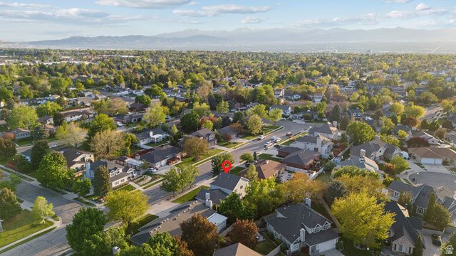 2247 E WILLOW HILLS DR, Sandy, UT 84093