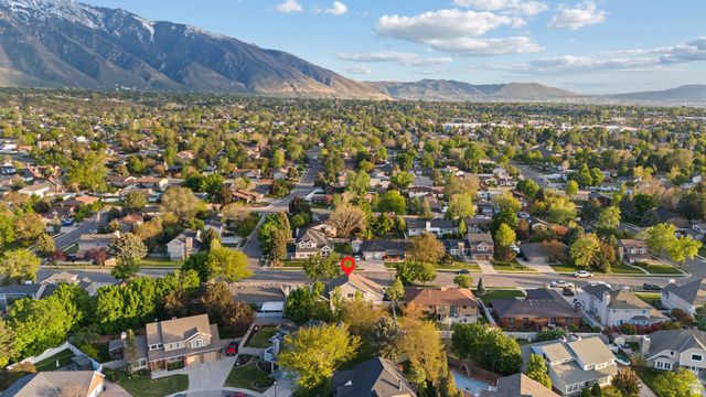 2247 E WILLOW HILLS DR, Sandy, UT 84093