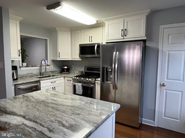 54 EMANDAN LN, Hockessin, DE 19707