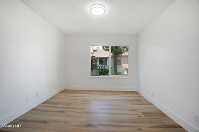 974 Quarterhorse Lane, Oak Park, CA 91377