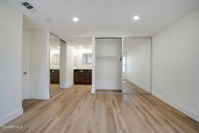 974 Quarterhorse Lane, Oak Park, CA 91377