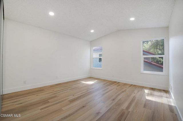 974 Quarterhorse Lane, Oak Park, CA 91377