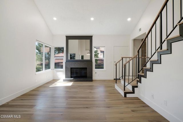 974 Quarterhorse Lane, Oak Park, CA 91377