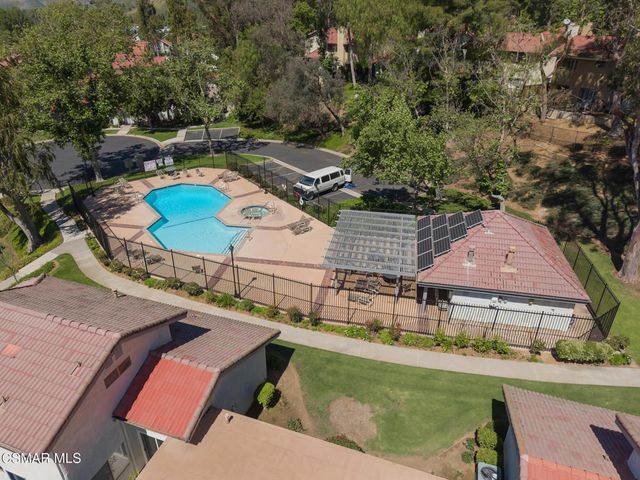 974 Quarterhorse Lane, Oak Park, CA 91377