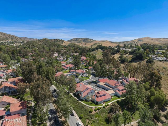 974 Quarterhorse Lane, Oak Park, CA 91377