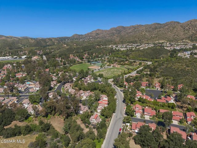974 Quarterhorse Lane, Oak Park, CA 91377