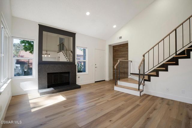 974 Quarterhorse Lane, Oak Park, CA 91377