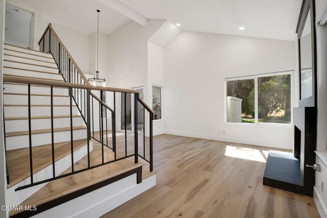 974 Quarterhorse Lane, Oak Park, CA 91377