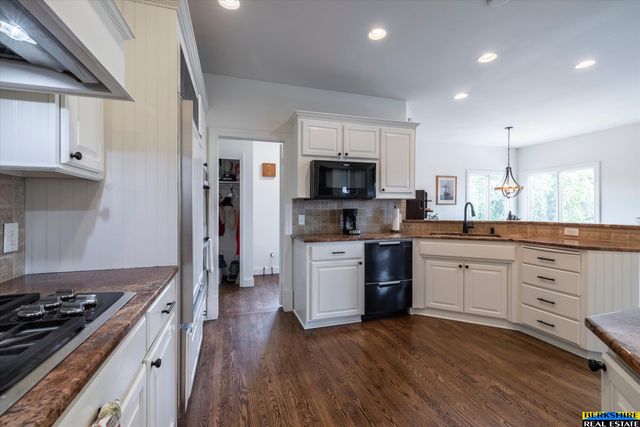 1801 S 186 Street, Omaha, NE 68130