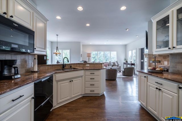1801 S 186 Street, Omaha, NE 68130