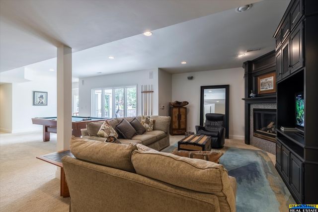 1801 S 186 Street, Omaha, NE 68130