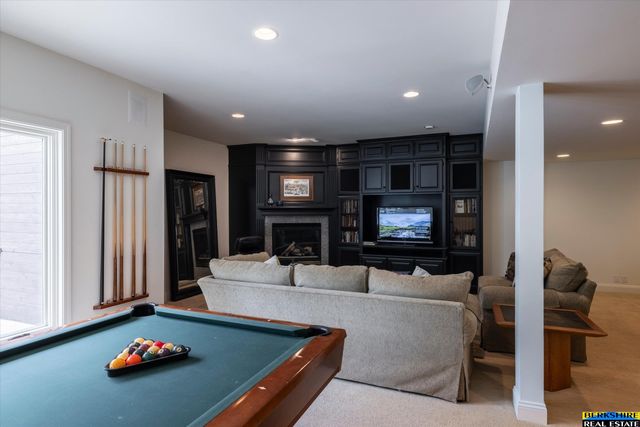 1801 S 186 Street, Omaha, NE 68130