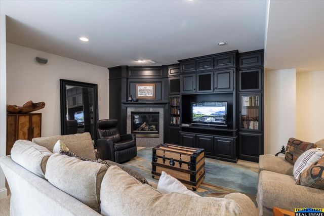 1801 S 186 Street, Omaha, NE 68130