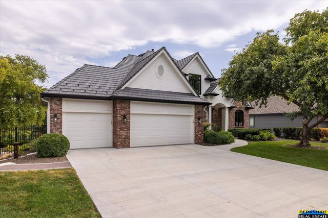 1801 S 186 Street, Omaha, NE 68130
