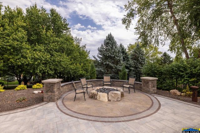 1801 S 186 Street, Omaha, NE 68130