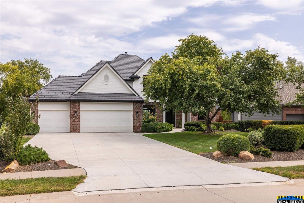 1801 S 186 Street, Omaha, NE 68130